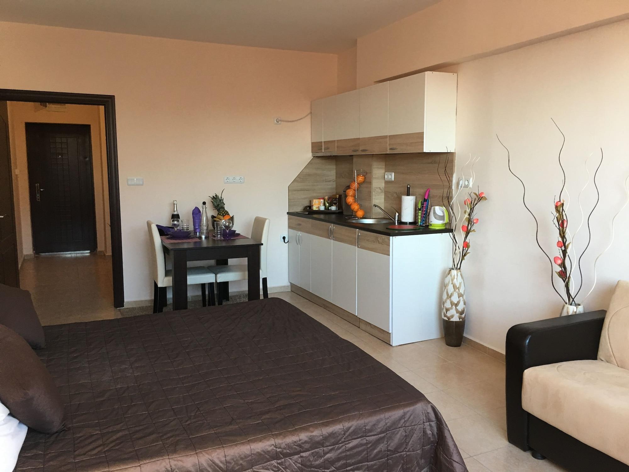 Beach Aparthotel Salt Lake Pomorie Ngoại thất bức ảnh