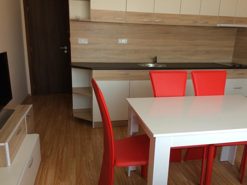 Beach Aparthotel Salt Lake Pomorie Ngoại thất bức ảnh